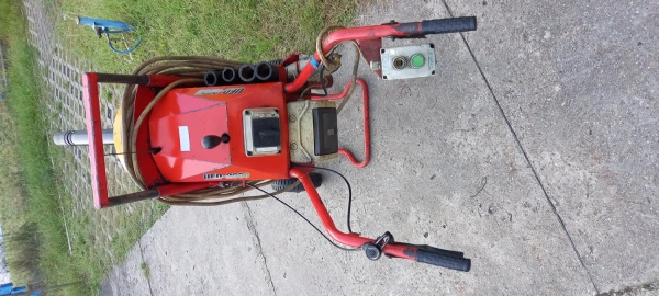 Elektryczny klucz do odkręcania kół DELTA 2000