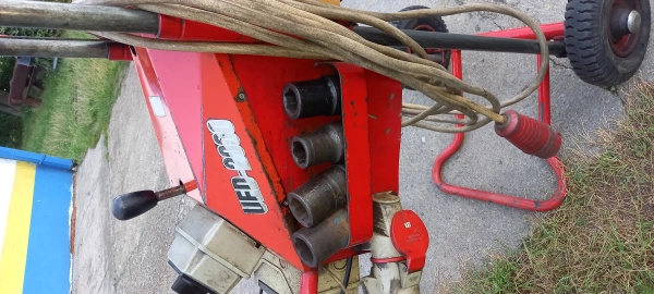 Elektryczny klucz do odkręcania kół DELTA 2000