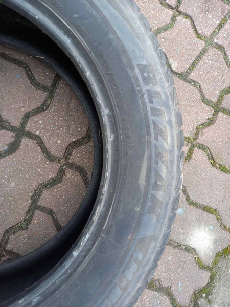 Opona używana 215/60R17 Bridgestone LM80