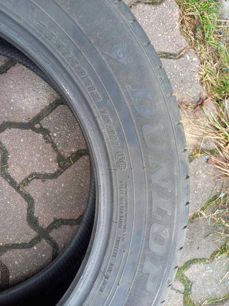 Opona używana 225/60R18 Dunlop Grandtrelc PT30