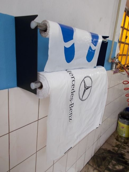 Wieszak do ochron foliowych na siedzenia - czarny