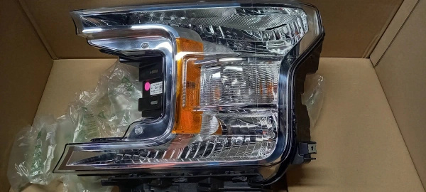 Lampa zespolona Ford F-150 lewa OE USA