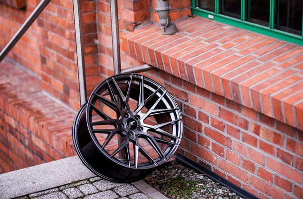 Alufelgi 17" BLANK ET25 - 40 JR28 Hyper Black
