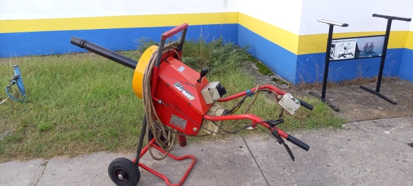 Elektryczny klucz do odkręcania kół DELTA 2000